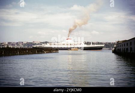 Nave transatlantica SS Cristoforo Colombo, Manhattan, New York, NY State, USA, c 1954 Foto Stock