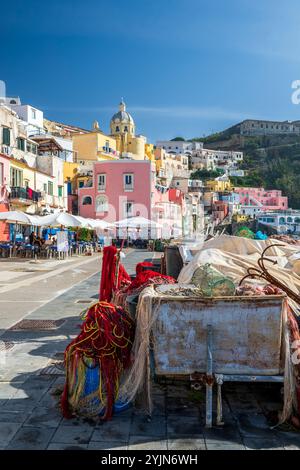 Vista pittoresca di Corricella, Procida, Campania, Italia Foto Stock