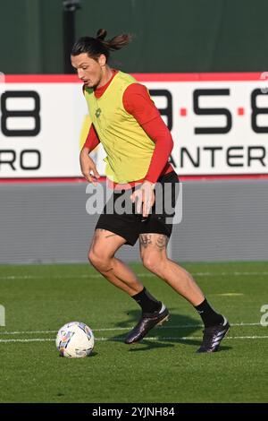 Monza, Italia. 15 novembre 2024. Milan Djuric dell'AC Monza durante la sessione di allenamento presso il Centro sportivo Silvio e Luigi Berlusconi-Monzello a Monza, Italia - venerdì 15 novembre 2024. Sport - calcio (foto AC Monza/LaPresse di Studio Buzzi) credito: LaPresse/Alamy Live News Foto Stock