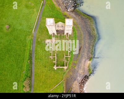 Reculver Towers a Reculver vicino a Hearn Bay nel Kent Foto Stock