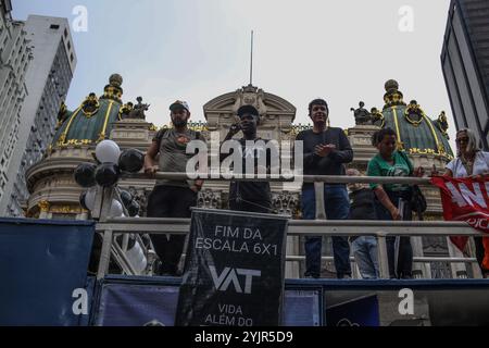 15 novembre 2024, Rio De Janeiro, Rio De Janeiro, Brasile: Rio de janeiro (rj), 11/15/2024 - dimostrazione/pec/scala 6x1 - dimostrazione nazionale a sostegno della pec per la fine della scala 6x1 che si è svolta questo venerdì (15) nel centro della città di rio de janeiro. (Foto: Aline Ribeiro AlcÃƒÂ¢ntara/Thenews2/Zumapress) (immagine di credito: © Aline Ribeiro Alcantara/TheNEWS2 via ZUMA Press Wire) SOLO PER USO EDITORIALE! Non per USO commerciale! Foto Stock