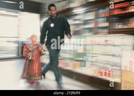 THE GOLDEN CHILD 1986 film della Paramount Pictures con Eddie Murphy nel ruolo di Chandler Jarrell e J.L. Reate nel ruolo di The Chid Foto Stock