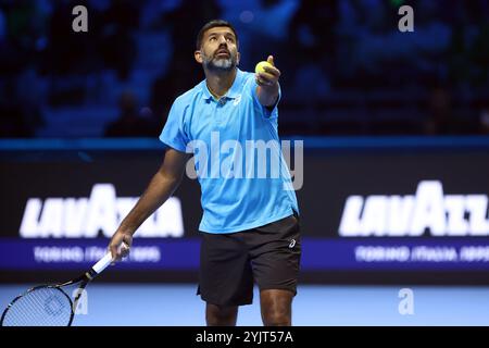 Torino, Italia. 15 novembre 2024. Rohan Bopanna dell'India in azione durante il Round Robin Doubles match tra Rohan Bopanna dell'India e Matthew Ebden dell'Australia contro Kevin Krawietz della Germania e Tim Puetz della Germania il sesto giorno delle finali del Nitto ATP World Tour. Crediti: Marco Canoniero/Alamy Live News Foto Stock