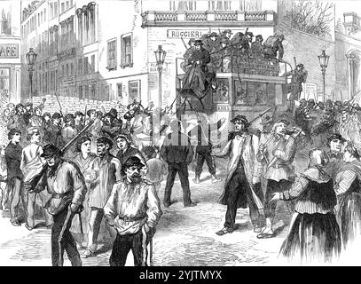 Comunisti nel luogo Blanche che tornano dalla lotta, 1871. Guerra civile a Parigi: Scena durante il "...conflitto in quella città tra la parte ribelle repubblicana rossa delle guardie nazionali e il governo di M. Thiers, nominato dall'Assemblea nazionale". Da "Illustrated London News", 1871. Foto Stock