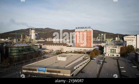 04.11.2024, Linz, AUT, Unterwegs in Oberösterreich, Symbolbild, Themenbild, Verschiedene Themenbilder, Chemiepark Linz, im Bild Außenansicht, Luftaufnahme, Chemiepark Linz, *** 04 11 2024, Linz, AUT, On the Road in Upper Austria, immagine simbolo, immagine tema, varie immagini a tema, Chemical Park Linz, nella foto vista esterna, vista aerea, Chemical Park Linz, Foto Stock