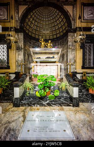 pantheon di Santa Catalina Thomas (Valldemossa, 1533 , Palma, 1574), chiesa di Santa Maddalena, fondata nel XIV secolo e ricostruita nel 1740, Palma Foto Stock