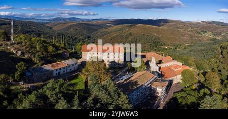 Santuario reale di Montesclaros, zona di Valdeprado del Río, bacino idrico di Ebro, Cantabria, Spagna Foto Stock