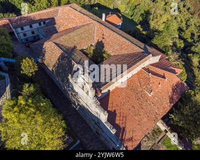 Santuario reale di Montesclaros, zona di Valdeprado del Río, bacino idrico di Ebro, Cantabria, Spagna Foto Stock