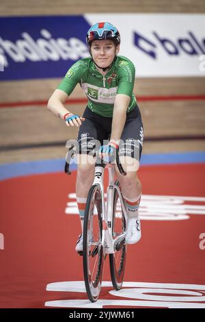 Gent, Belgio. 15 novembre 2024. Belga Katrijn De Clercq nella foto durante il quarto giorno dello Zesdaagse Vlaanderen-Gent sei giorni di ciclismo su pista indoor presso l'arena per ciclismo al chiuso 't Kuipke, venerdì 15 novembre 2024, a Gent. BELGA FOTO DAVID PINTENS credito: Belga News Agency/Alamy Live News Foto Stock