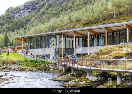 Mostre e informazioni sul Geirangerfjord nel centro fiordo norvegese (Norsk Fjordsenter) nel villaggio di Geiranger, patrimonio dell'umanità, Norvegia, Europa Foto Stock