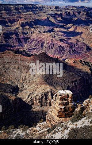 L'ampio Grand Canyon si estende lontano da Desert View in Arizona. Foto Stock
