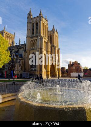 Il fronte occidentale, le torri occidentali, la cattedrale di Bristol, Bristol, Inghilterra, REGNO UNITO, REGNO UNITO. Foto Stock