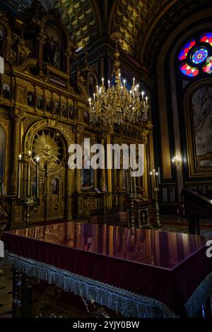 Istanbul, Turchia 09.03.2023: Chiesa bulgara di Santo Stefano a istanbul. All'interno della chiesa bulgara di ferro Foto Stock