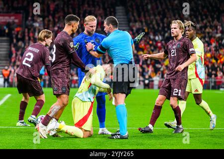 Lidt tumult mellem spillerne, 18 (DEN) - Alexander Bah, 1 (DEN) - Kasper Schmeichel (custode), 7 (ESP) - Álvaro Morata / Alvaro Morata, dommeren, 21 Foto Stock