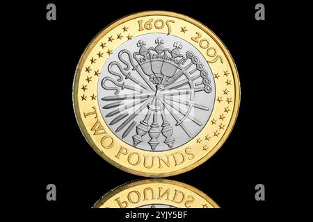 Una moneta da 2005 sterline per commemorare i 200 anni del complotto della polvere da sparo di Guy Fawkes. Foto Stock