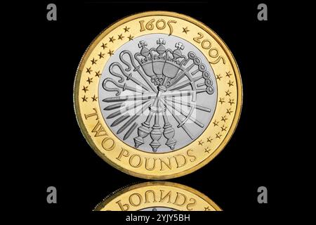 Una moneta da 2005 sterline per commemorare i 200 anni del complotto della polvere da sparo di Guy Fawkes. Foto Stock