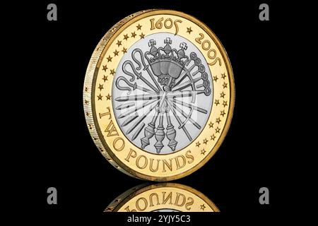Una moneta da 2005 sterline per commemorare i 200 anni del complotto della polvere da sparo di Guy Fawkes. Foto Stock