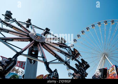 Newcastle Regno Unito: 26 giugno 2024: Fiera funebre Newcastle Hoppings nella giornata di sole Foto Stock