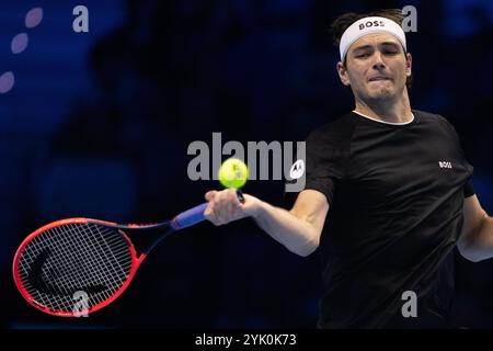 Torino, Italia. 16 novembre 2024. Il russo Andrey Rublev&#xa0;serve il norvegese Casper Ruud durante la partita di tennis singolo delle finali ATP World Tour presso l'Inalpi Arena di Torino, Italia - Sport - venerdì 15 novembre 2024. (Foto di Marco Alpozzi/Lapresse) credito: LaPresse/Alamy Live News Foto Stock