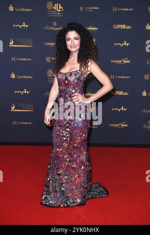 Marwa Eldessouky bei der Verleihung der Goldenen Henne in den Messehallen a Lipsia am 15.11.2024 *** Marwa Eldessouky alla cerimonia di premiazione del Golden Hen nelle sale espositive di Lipsia il 15 11 2024 Foto Stock