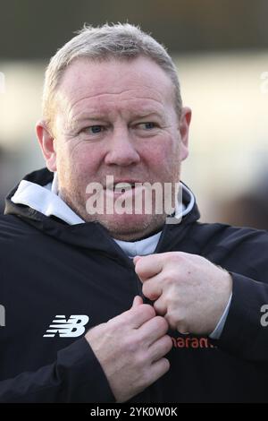 Darlington Manager Steve Watson durante l'Isuzu fa Trophy match del secondo turno tra Darlington e Buxton a Blackwell Meadows, Darlington, sabato 16 novembre 2024. (Foto: Robert Smith | mi News) crediti: MI News & Sport /Alamy Live News Foto Stock