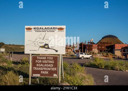 Sud Africa, Botswana, Kgalagadi Transborder Park, ingresso al campo di riposo Twee Rivieren Foto Stock