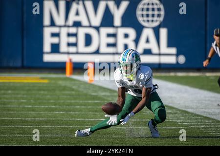 Annapolis, Maryland, Stati Uniti. 16 novembre 2024. Il wide receiver Tulane Green Wave Mario Williams (4) riceve il passaggio durante la partita tra i Tulane Green Wave e i Navy Midshipmen giocati ad Annapolis, Maryland. Cory Royster/Cal Sport Media/Alamy Live News Foto Stock