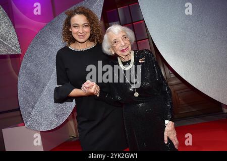 Preisverleihung fuer Verständigung und Toleranz Delphine Horvilleur, Margot Friedlaender zur Preisverleihung fuer Verständigung und Toleranz im Jüdischen Museum di Berlino, AM 16.11.2024 *** cerimonia di premiazione per la comprensione e la tolleranza Delphine Horvilleur, Margot Friedlaender alla cerimonia di premiazione per la comprensione e la tolleranza al Museo ebraico di Berlino, il 16 11 2024 Photopress Mueller Foto Stock