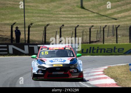 Bathurst, Australia, 9 novembre 2024. Tom Oliphant alla guida di HMO Customer Racing Hyundai i30N TCR durante la Supercheap Auto Bathurst International a Mt Panorama il 9 novembre 2024 a Bathurst, Australia. Crediti: Ivan Glavas/Speed Media/Alamy Live News Foto Stock