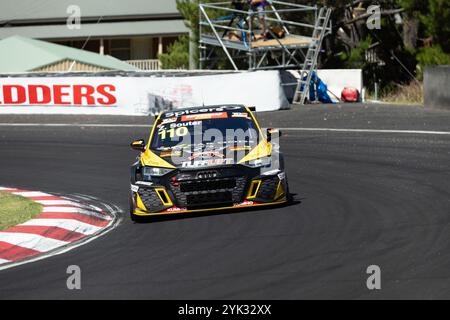 Bathurst, Australia, 10 novembre 2024. Zac Soutar alla guida di Tufflift Racing Audi RS# LMS TCR durante la Supercheap Auto Bathurst International a Mt Panorama il 10 novembre 2024 a Bathurst, Australia. Crediti: Ivan Glavas/Speed Media/Alamy Live News Foto Stock