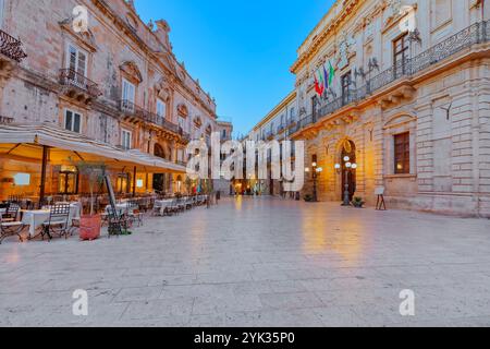 Piazza Duomo, Ortigia, Siracusa, Sicilia, Italia Foto Stock