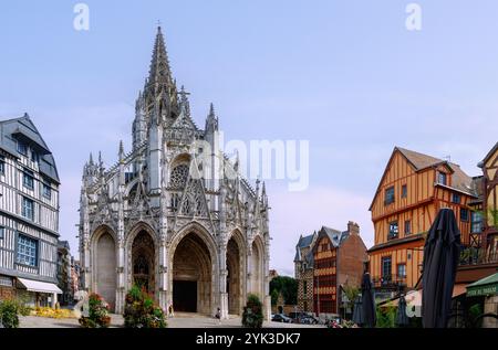 Chiesa di Saint-Maclou e Place Barthélémy (Barthelemy) a Rouen, nel dipartimento Senna-marittimo, nella regione francese della Normandia Foto Stock