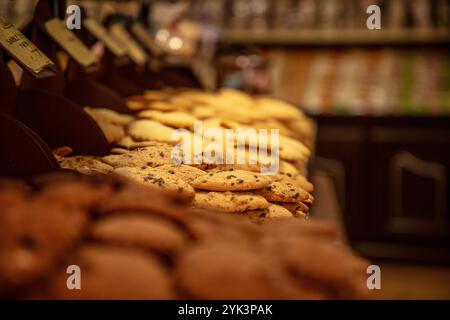 Prelibatezze dolci in un negozio a Les Baux de Provence, Provence-Alpes-Côte d&#39;Azur, Francia Foto Stock