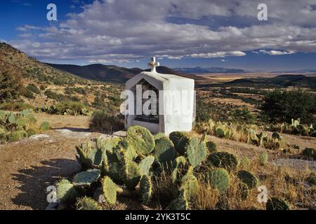 Santuario a Sierra de las Tunas, vicino al villaggio di Buenaventura, stato di Chihuahua, Messico Foto Stock