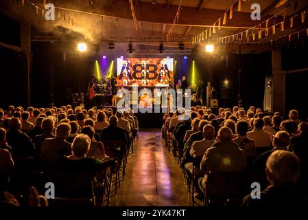 Concerto dell'orchestra Rosaleda alla fiera dell'olio d'oliva (Fira de l'oli) (di Ventalló 2024 (Alt Empordà, Girona, Catalogna, Spagna) Foto Stock