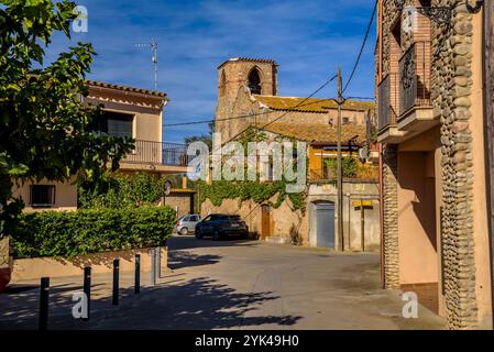 IT: Villaggio di Vila-robau, nel comune di Ventalló in un pomeriggio d'autunno (Alt Empordà, Girona, Catalogna, Spagna) ESP: Aldea de Vila-robau, e Foto Stock