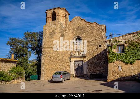 IT: Villaggio di Vila-robau, nel comune di Ventalló in un pomeriggio d'autunno (Alt Empordà, Girona, Catalogna, Spagna) ESP: Aldea de Vila-robau, e Foto Stock