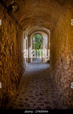 IT: Villaggio di Vila-robau, nel comune di Ventalló in un pomeriggio d'autunno (Alt Empordà, Girona, Catalogna, Spagna) ESP: Aldea de Vila-robau, e Foto Stock