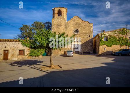 IT: Villaggio di Vila-robau, nel comune di Ventalló in un pomeriggio d'autunno (Alt Empordà, Girona, Catalogna, Spagna) ESP: Aldea de Vila-robau, e Foto Stock