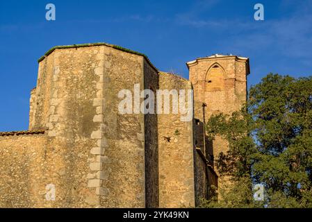 IT: Villaggio di Vila-robau, nel comune di Ventalló in una mattina d'autunno (Alt Empordà, Girona, Catalogna, Spagna) ESP: Aldea de Vila-robau, en Foto Stock