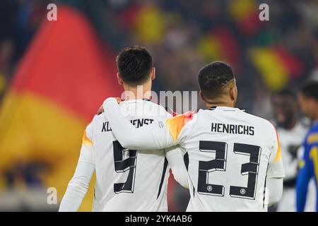 Friburgo, Germania. 16 novembre 2024. Tim Kleindienst, DFB 9 celebra il suo gol 7-0, felice, ridere, festeggiare, con Benjamin Henrichs, 23 DFB nella partita di UEFA Nations League 2024 GERMANIA - BOSNIA ERZEGOVINA 7-0 nella stagione 2024/2025 al 16 novembre 2024 a Friburgo, Germania. Fotografo: ddp Images/STAR-Images credito: ddp media GmbH/Alamy Live News Foto Stock