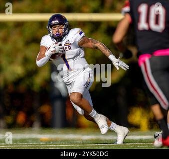 (Ottawa, Canada---19 ottobre 2024) Darion Bacik-Hadden della Laurier University Golden Hawks. OUA regular season football — Laurier Golden Hawks 44 C Foto Stock