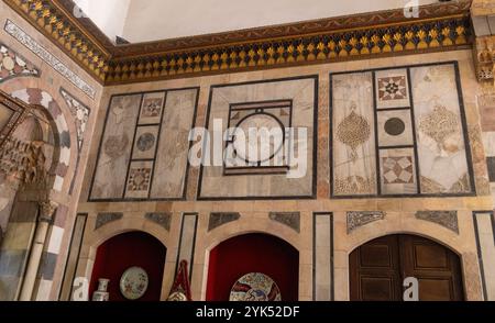 Pannelli mamelucchi riutilizzati nel Palazzo Azem ottomano, Museo delle Arti e delle tradizioni popolari, Damasco, Siria Foto Stock