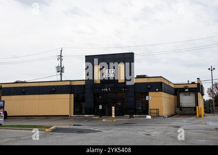 Negozio di birra presso il centro commerciale Smart Centres in Dougall Avenue a Windsor, Ontario, Canada Foto Stock
