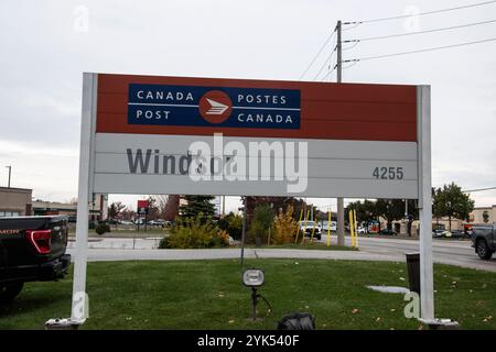 Cartello con l'ufficio postale su Walker Road a Windsor, Ontario, Canada Foto Stock