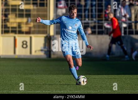 Lukas Reich (TSV 1860 Muenchen, n. 20). GER, TSV 1860 Muenchen gegen SpVgg Unterhaching, Fussball, Bayerischer Totopokal, Viertelfinale, Saison 2024/2025, 16.11.2024. foto: Eibner-Pressefoto/Heike Feiner Foto Stock