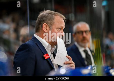 Linz, Austria. 17 novembre 2024. LINZ, AUSTRIA - 17 NOVEMBRE: Capo allenatore Ron Fogarty del Migross Supermercati Asiago Hockey durante la partita di hockey SU GHIACCIO di due giorni tra Steinbach Black Wings Linz e Migross Supermercati Asiago Hockey al Linz AG Eisarena il 17 novembre 2024 a Linz, Austria.241117 SEPA 20 061 - 20241117 PD5474 credito: APA-PictureDesk/Alamy Live News Foto Stock