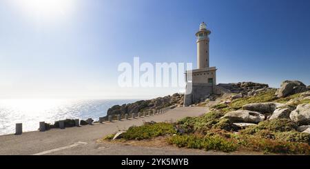 Faro di Punta Nariga, via del Faro, Malpica de Bergantinos, Costa da morte, la Coruna, Galizia, Spagna, Europa Foto Stock