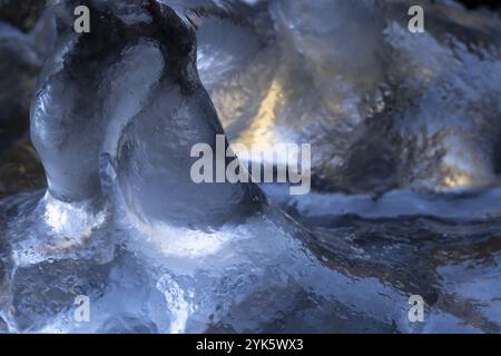 Il sole splende attraverso i ghiacci, inverno, alta Franconia, Germania, Europa Foto Stock