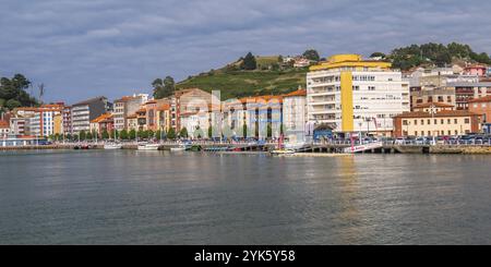 Porto peschereccio, Vista Città, Ribadesella, Asturie, Spagna, Europa Foto Stock